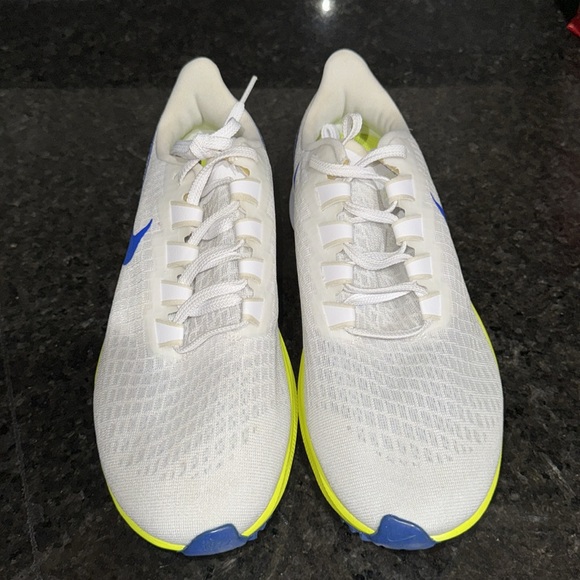 nike men’s air zoom pegasus 37 white/blue Sz 8 - Picture 2 of 8